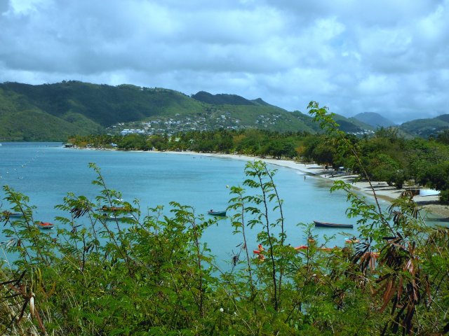 La plage qui se trouve  300m du studio (Pointe Marin)