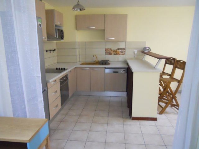 Cuisine fonctionnelle avec son lave vaisselle Cuisine fonctionnelle avec son lave vaisselle